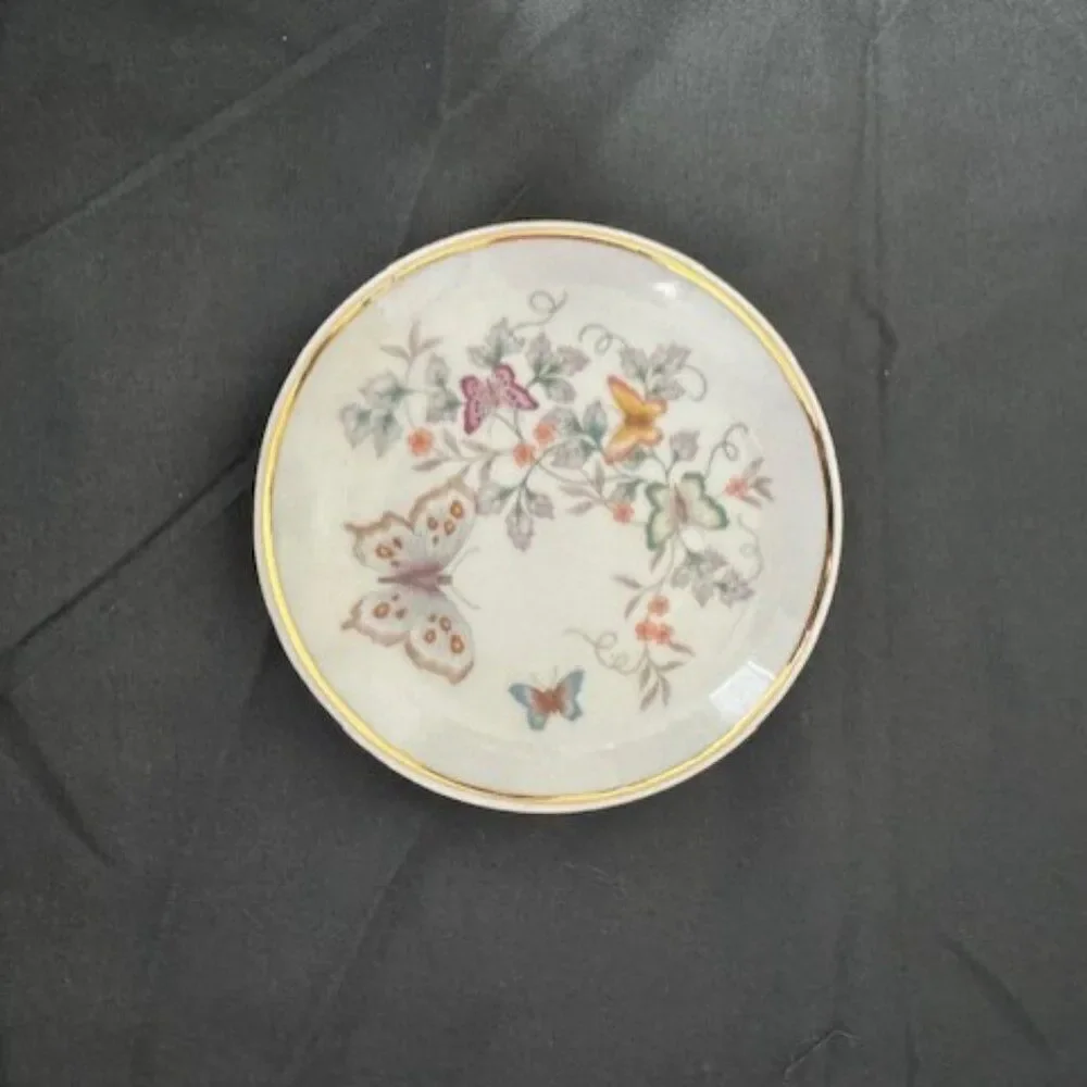 Vintage Avon Butterfly Fantasy 2 Porcelain Dishes Embossed Soap & Box